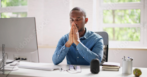 Canvas Print African American Praying Man