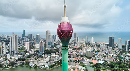 Fotografía Aerial view of the main attraction, the Lotus Tower in the capital of Sri Lanka, Colombo