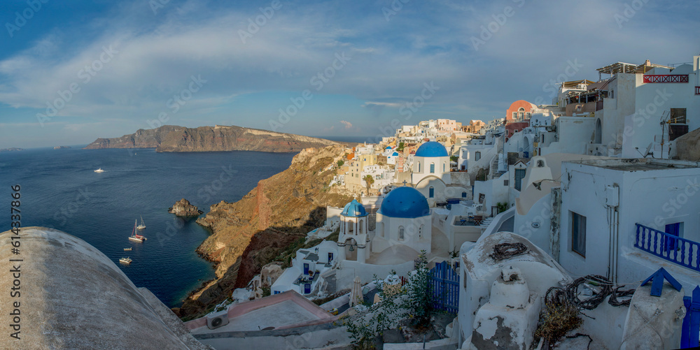 Fototapeta premium views of the village of Oia in Santorini