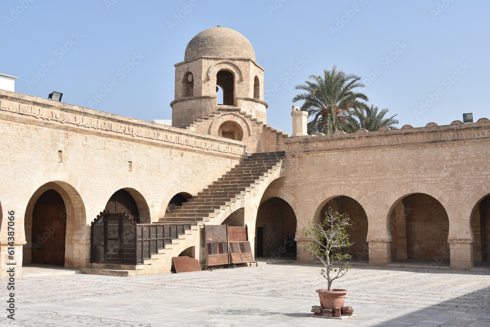 Fototapeta premium Great Mosque of Sousse Courtyard with Minaret