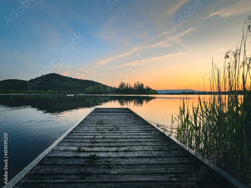 Fototapeta Naklejka Na Ścianę i Meble -  Evening at the lake