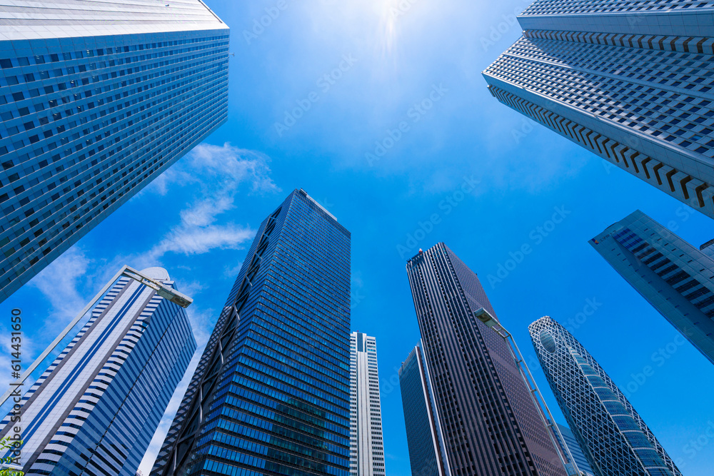 西新宿の高層ビル