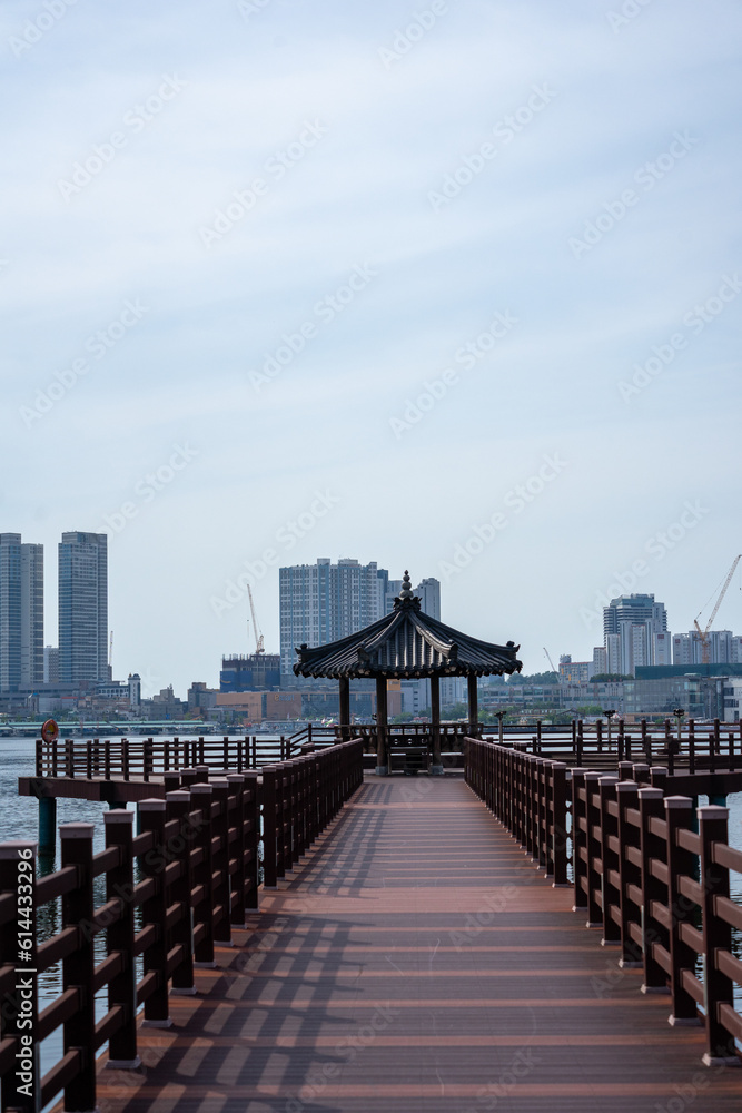 Obraz premium bridge over the river thames