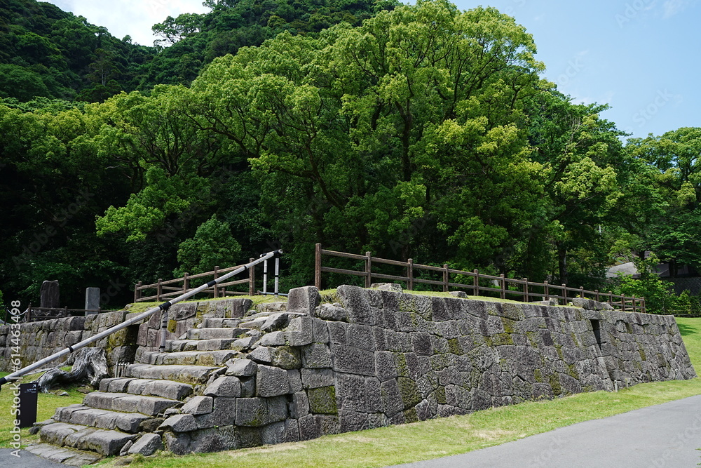 Fototapeta premium Reverberatory Furnace, Senganen Garden Park , and Sakurajima Volcano Mountain in Kagoshima, Japan - 日本 鹿児島 仙巌園 反射炉跡