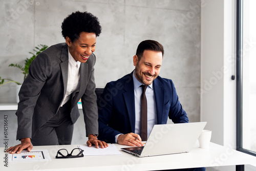 Tableau sur toile Business people working together on a project