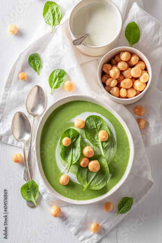 Vegan spinach soup with pea...