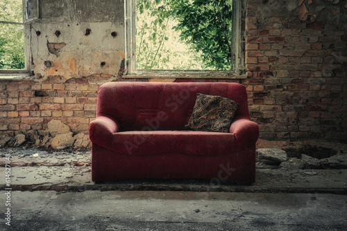 Couch - Sofa - Verlassener Ort - Urbex / Urbexing - Lost Place - Artwork - Creepy - High quality photo