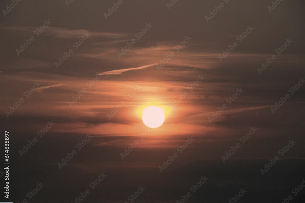 Photo amazing beautiful colored sky with clouds Photo amazing beautiful colored sky with clouds