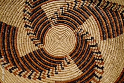 Motif de vannerie en spirale. photo