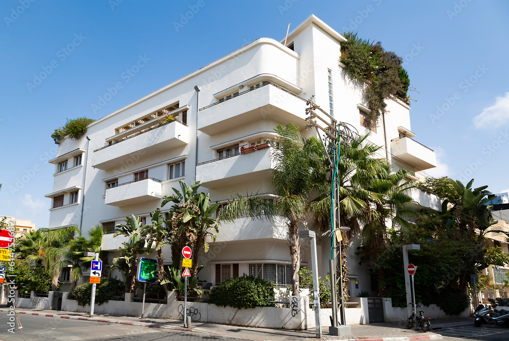 A building in the Bauhaus style (international style) in the Neve Tzedek district in Tel Aviv. Israel