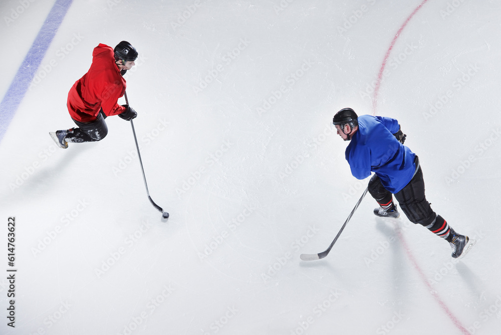 Obraz premium Overhead view hockey opponents with puck