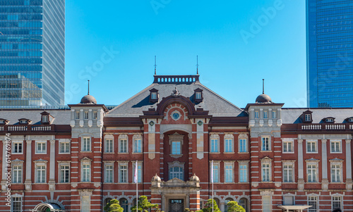 Bild auf Leinwand Beautiful building of Tokyo Station with cityscape, This is the oldest and most