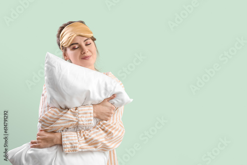 Beautiful woman with sleepi...