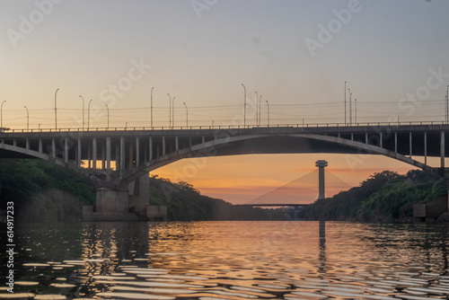 ponte estaida e ponte JK (Jucelino kubitschek ) vistas do meio do rio poti em Teresina Piauí