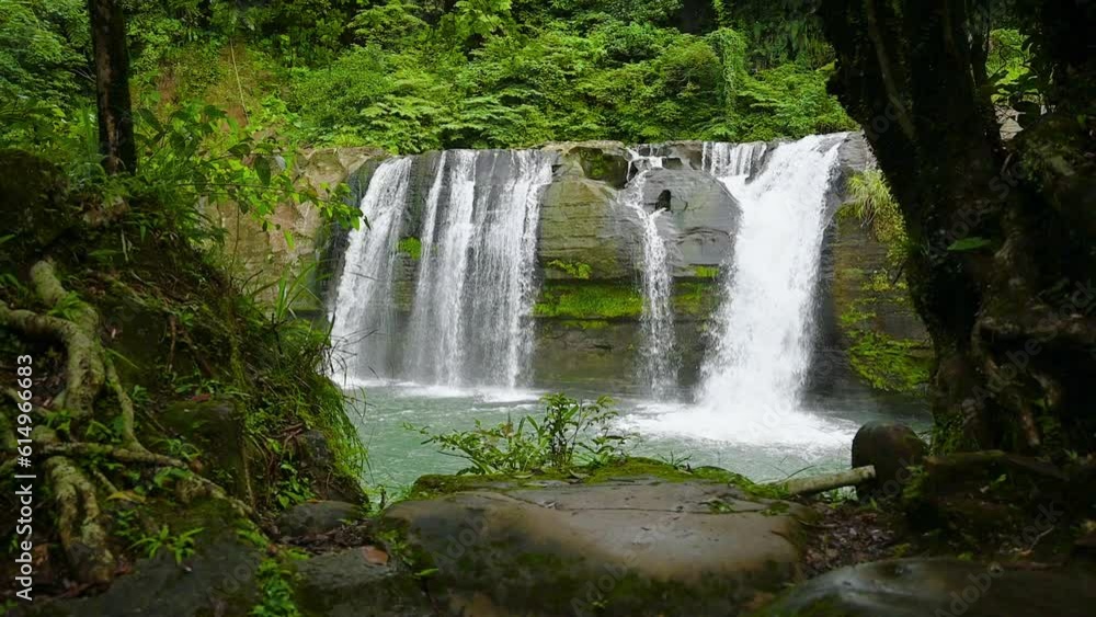 Its large cliffs are popular for jumping, and there is a safe swimming pool. Lingjiao Waterfall is located in Pingxi District, New Taipei City Its large cliffs are popular for jumping, and there is a safe swimming pool. Lingjiao Waterfall is located in Pingxi District, New Taipei City