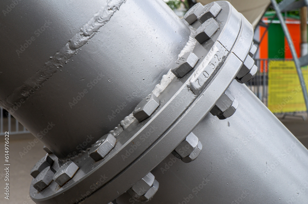 Connection of large round metal pipes Connection of large round metal pipes