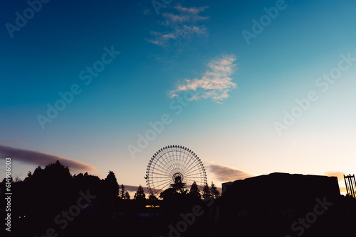 夕暮れの観覧車 photo