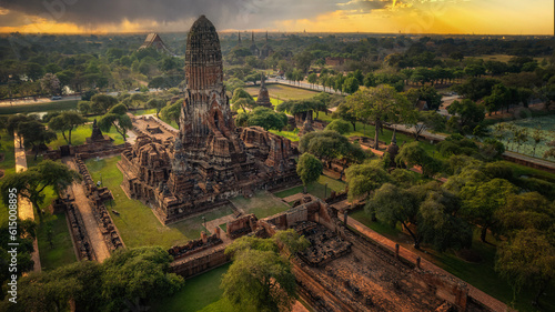 Canvas Print Aerial view of Ayutthaya ancient buddhist temple near the Chao Phraya river in A
