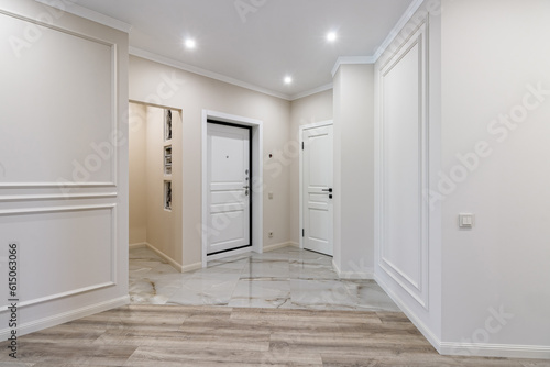 Wallpaper Mural Empty apartment with modern renovation, unfurnished. Real photo Torontodigital.ca