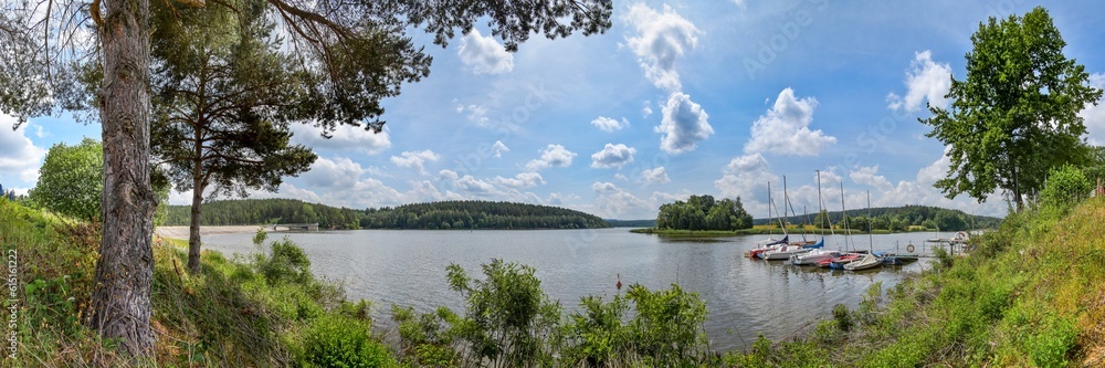 Panorama Talsperre Heyda bei Ilmenau im Sommer