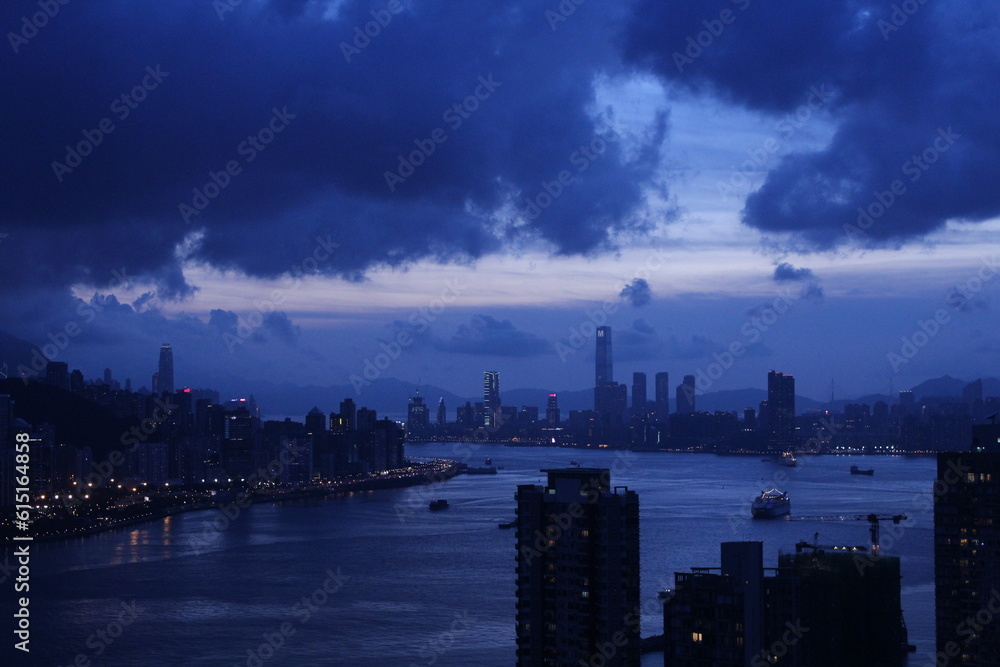 evening night view of Victoria Harbor from Devil's Peak,Hong Kong｜魔鬼山	