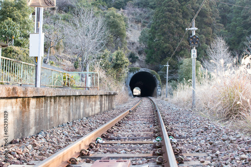 線路、トンネル