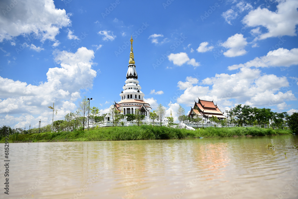 White Pagoda in Wat Ban Tat, Udon Thani Province It was built to