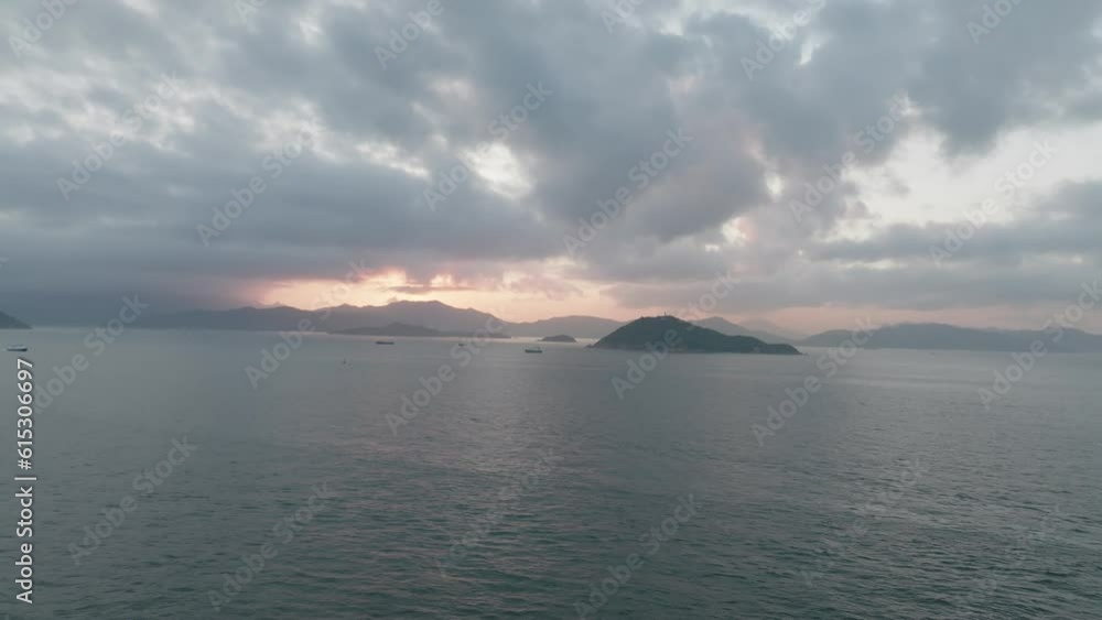 4k H.264 3840x2160 59.9fps Sea view of Hong kong island 4k H.264 3840x2160 59.9fps Sea view of Hong kong island