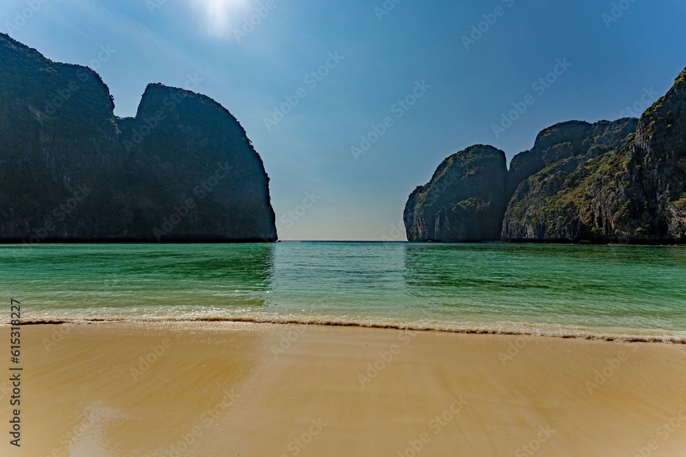 Obraz premium Felsen am Maya Beach, Phi Phi Leh, Koh Phi Phi, Thailand 