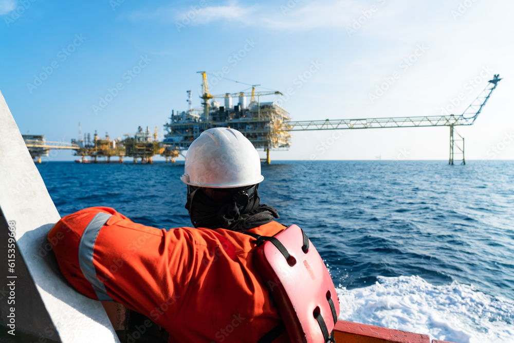 Offshore oil and gas wellhead remote platform which produced raw