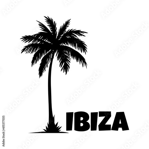 Logo vacaciones en las Islas Baleares. Letras de la palabra Ibiza en la arena de una playa con silueta de palmera © teracreonte