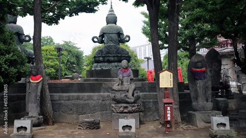 Famous statues in various parts of Japan