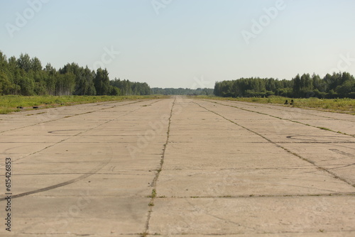 Foto abandoned military airfield