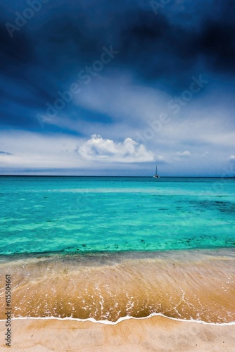 bateau, plage et orage