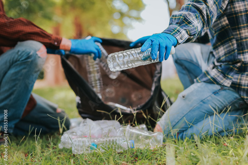 Garbage collection, volunteering, friendly to the environment and the ecosystem. Keep plastic bottles in black bags, clean the park, avoid pollution.