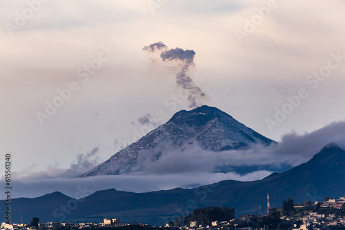 Cotopaxi volcano from Quito © ecuadorquerido