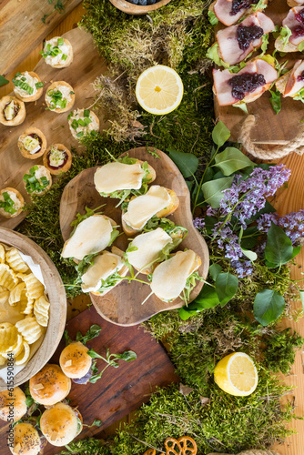 Εκτύπωση καμβά Outdoor reception finger food catering