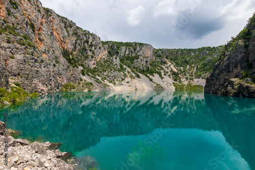 Fototapeta Naklejka Na Ścianę i Meble -  Blue lake called Modro Jezero at Imotski in Croatia.