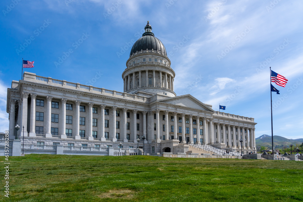 Fototapeta premium Utah State Capitol on Capitol Hill in Salt Lake City, Utah, USA - May 12, 2023. The Utah State Capitol is the house of government for the U.S. state of Utah. 