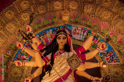 Fotografia A close up on the beautiful face of an idol of Goddess Durga, symbol of strength and intensity as per Hindu mythology