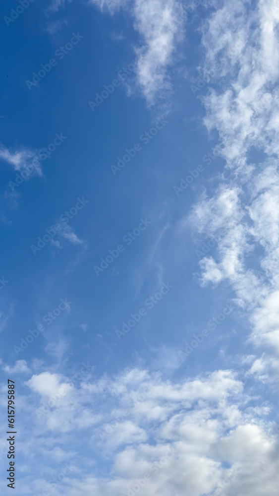 Obraz premium Blue cloudy sky texture. Natural sky composition