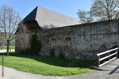 Turm und Mauer des römischen Kastells Favianis in Mautern an der Donau, Österreich, 04.05.2023 photo