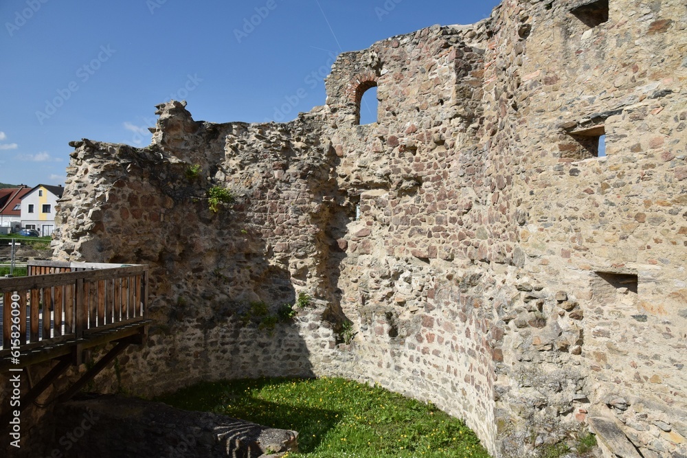 Turm des römischen Kastells Favianis in Mautern an der Donau, Österreich, 04.05.2023 Turm des römischen Kastells Favianis in Mautern an der Donau, Österreich, 04.05.2023