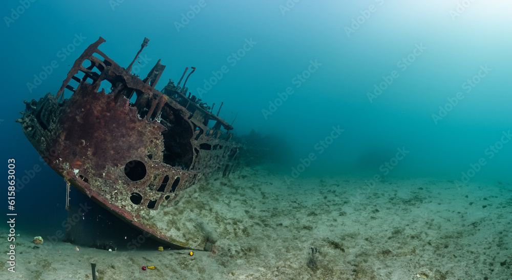 amazing rusty old ship in the depths of the sea with good lighting and sharpness HD amazing rusty old ship in the depths of the sea with good lighting and sharpness HD