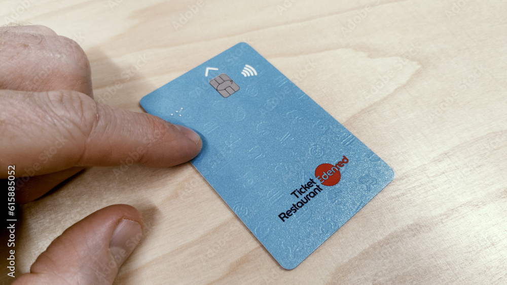 June 2023, a customer pays for his meal with his Ticket Restaurant