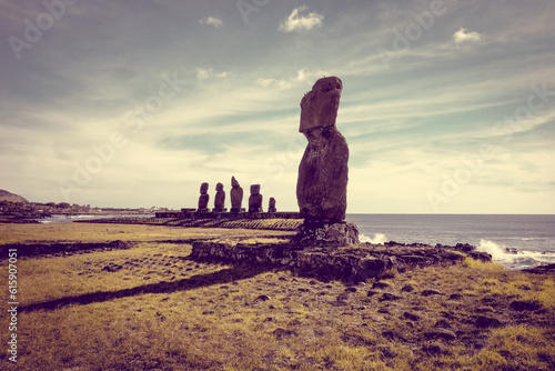 Bilde på lerret Moais statues, ahu tahai, easter island, Chile