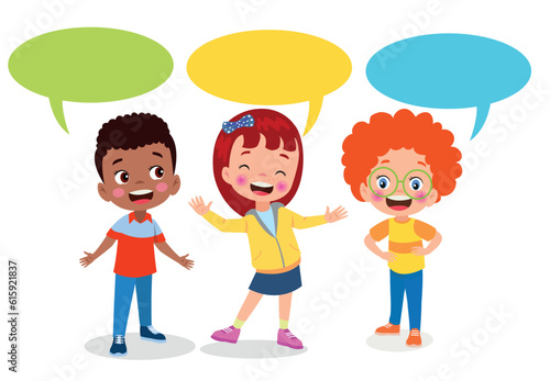 Kids talking with a speech bubble.