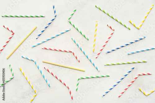 Obraz na plátně Different paper drinking straws on white background