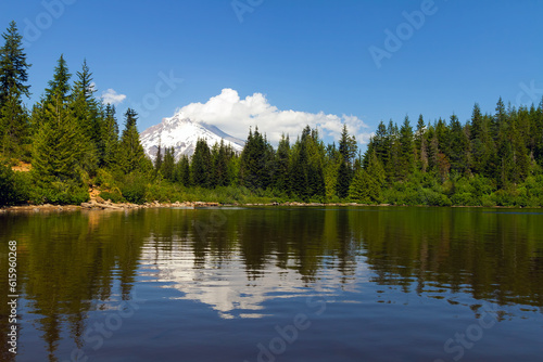 Fototapeta Naklejka Na Ścianę i Meble -  Mount Hood reflection on Mirror Lake on a blue sky day in Oregon