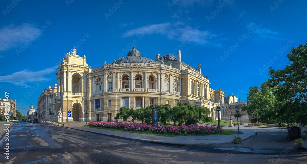 Obraz premium Odessa National Academic Theater of Opera and Ballet in Ukraine. Panoramic view in a summer morning